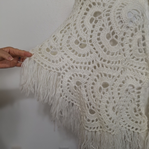 Off White Handmade Crochet Boho Bohemian Y2K Retro Fringe Shawl/Wrap One Size - Picture 4 of 14